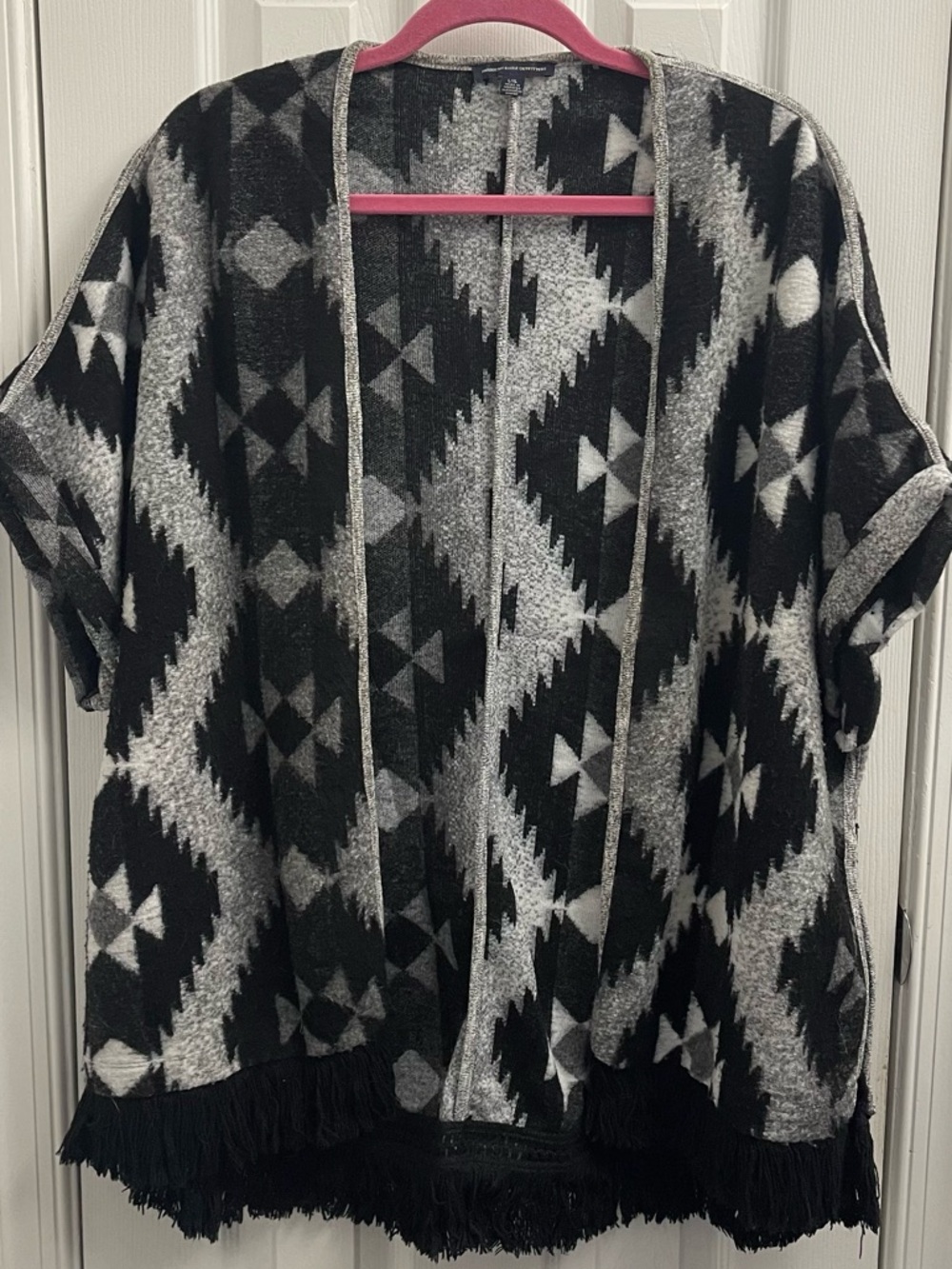 American Eagle Outfitters Black & Gray Geometric Open-Front Fringe Poncho